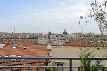 هتل Hôtel & Appartements Monsigny