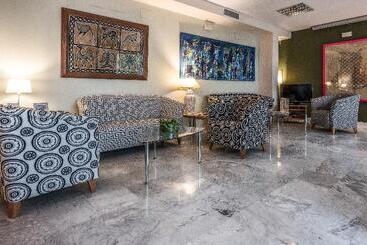 هتل Plaza Santa Lucia