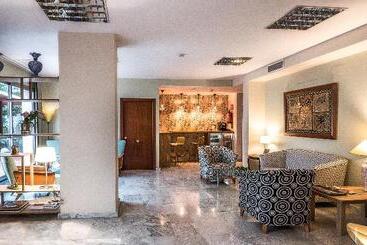 هتل Plaza Santa Lucia