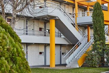 هتل Premiere Classe Avignon Parc Des Expositions