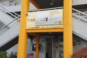 هتل Premiere Classe Besancon  Ecole Valentin