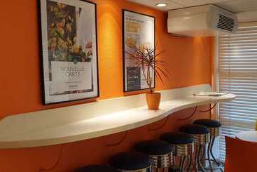 هتل Premiere Classe Besancon  Ecole Valentin