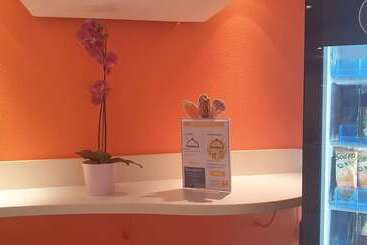 هتل Premiere Classe Besancon  Ecole Valentin