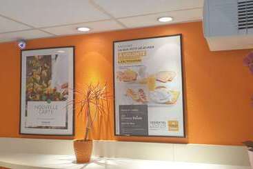 هتل Premiere Classe Besancon  Ecole Valentin