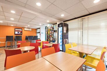 هتل Premiere Classe Rouen Sud  Parc Des Expositions