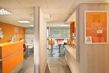 هتل Premiere Classe Valenciennes Ouest Petite Foret