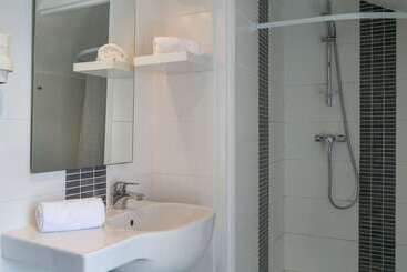 Отель Hôtel Du Château Dinan   Originals Boutique