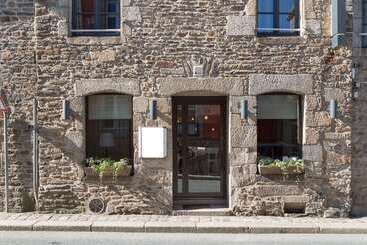Отель Hôtel Du Château Dinan   Originals Boutique