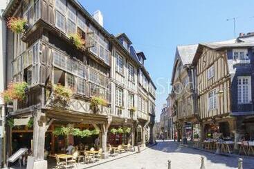 هتل Hôtel Du Château Dinan   Originals Boutique