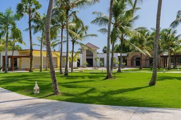 هتل Tropical Deluxe Princess - All Inclusive