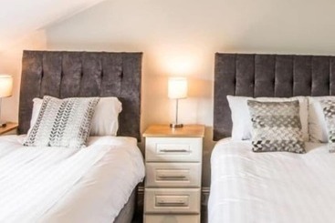 هتل Waterloo Town House & Suites