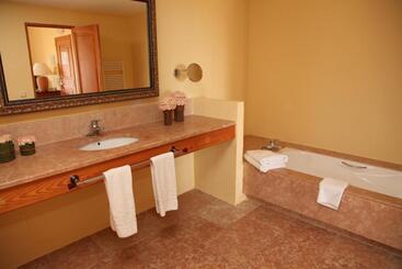 Pula Suites Boutique Resort