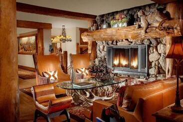 استراحتگاه Snake River Lodge & Spa
