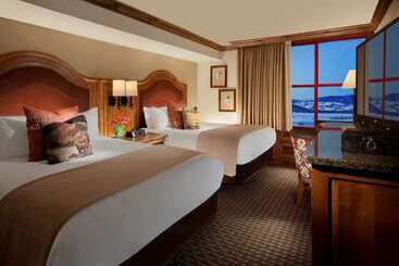 استراحتگاه Snake River Lodge & Spa