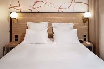 Sure Hotel By Best Western Caen Memorial