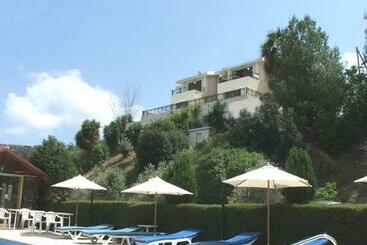 Ampelokipi Holiday Apartments