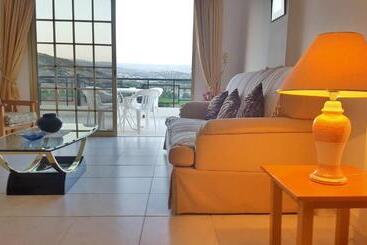 Ampelokipi Holiday Apartments