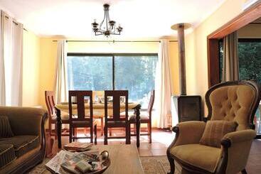 Casa De Noah Bed & Breakfast