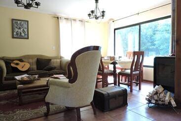 Casa De Noah Bed & Breakfast