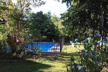 Casa De Noah Bed & Breakfast