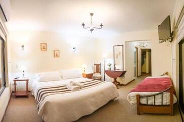 Casa De Noah Bed & Breakfast