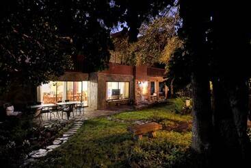 Casa De Noah Bed & Breakfast