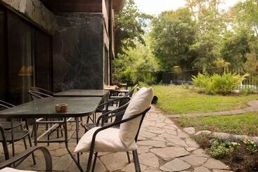 Casa De Noah Bed & Breakfast