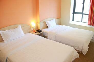 هتل 7days Inn Zhuzhou Yangtze Plaza