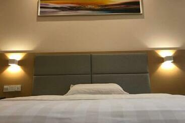 هتل 7days Inn Zhuzhou Yangtze Plaza