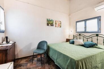 هتل Agriturismo Val Di Noto