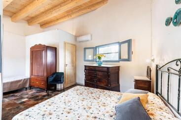 هتل Agriturismo Val Di Noto