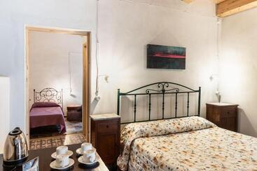 هتل Agriturismo Val Di Noto