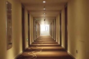 Hanting Premium Hotel Changchun Railway Station