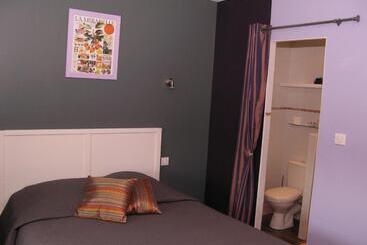 تختخواب و صبحانه Les Chambres De L Ile