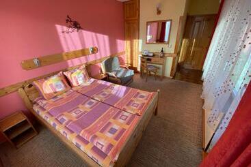 Family Hotel Savov