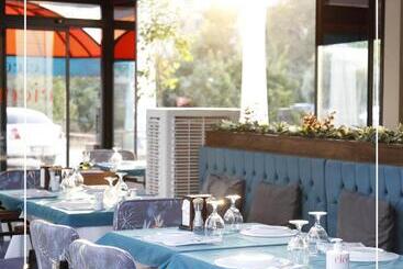 Theluna Suite