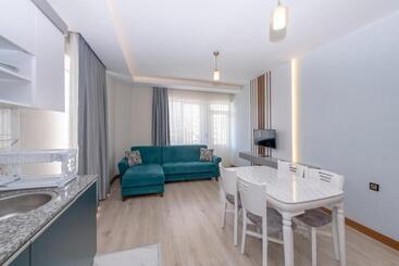 Theluna Suite