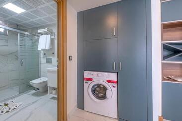 Theluna Suite