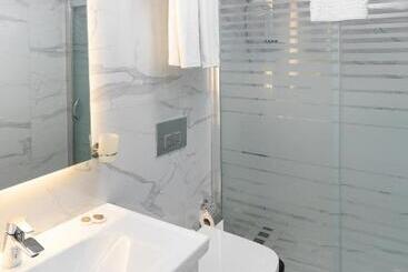 Theluna Suite