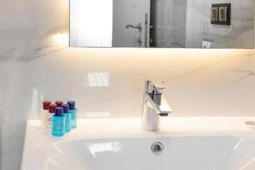 Theluna Suite