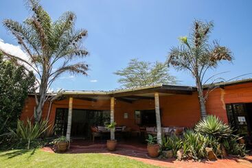 هتل Punda Milias Lodge
