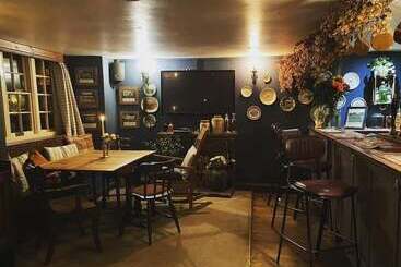 مسافرخانه The Cross Keys