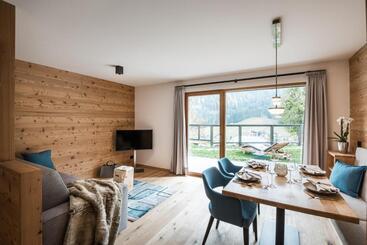 公寓式酒店  Les Dolomites Mountain Lodges