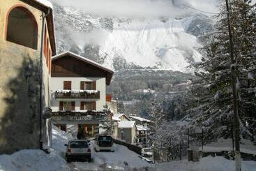 هتل Albergo Alpina