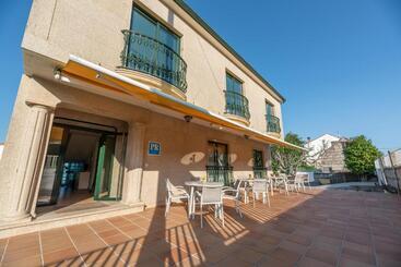 پانسیون Hostal Devesas