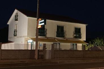 پانسیون Hostal Devesas