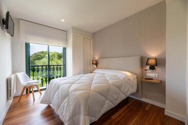 پانسیون Hostal Devesas