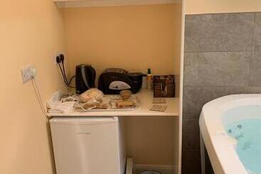پانسیون The Forge Guest Rooms
