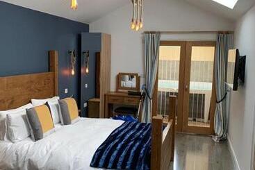 پانسیون The Forge Guest Rooms
