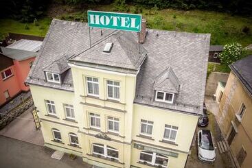 مبيت وإفطار Villa Sachsenhof